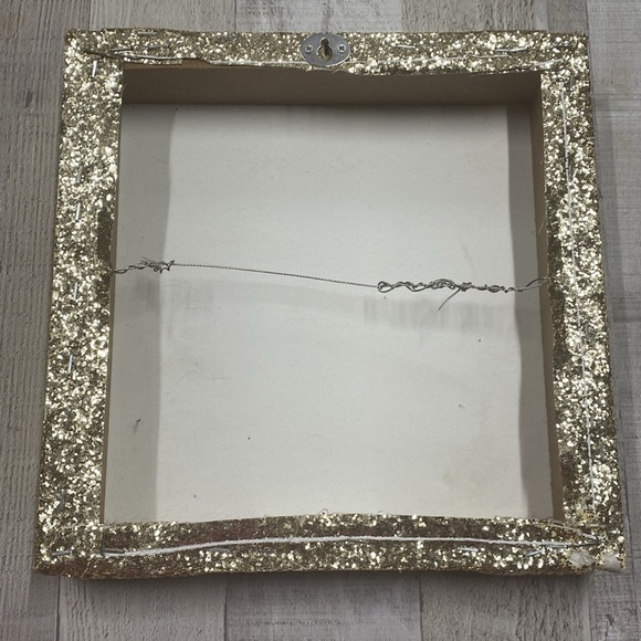 Monogram A gold glitter wall hanging - Picture 4 of 5